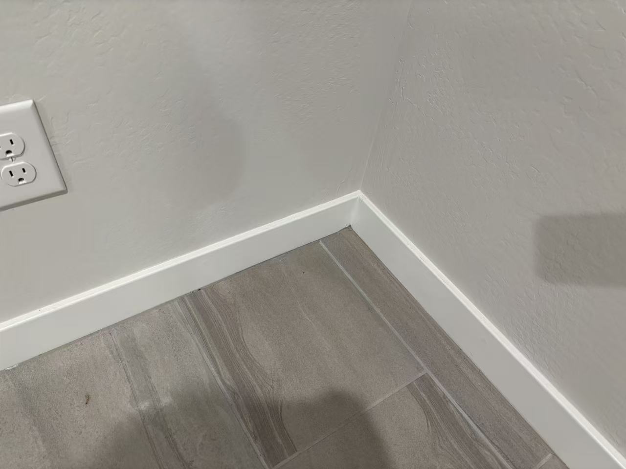 Baseboard Molding, Skirting Board, Durable Polimer Floor Moulding(Matte white)