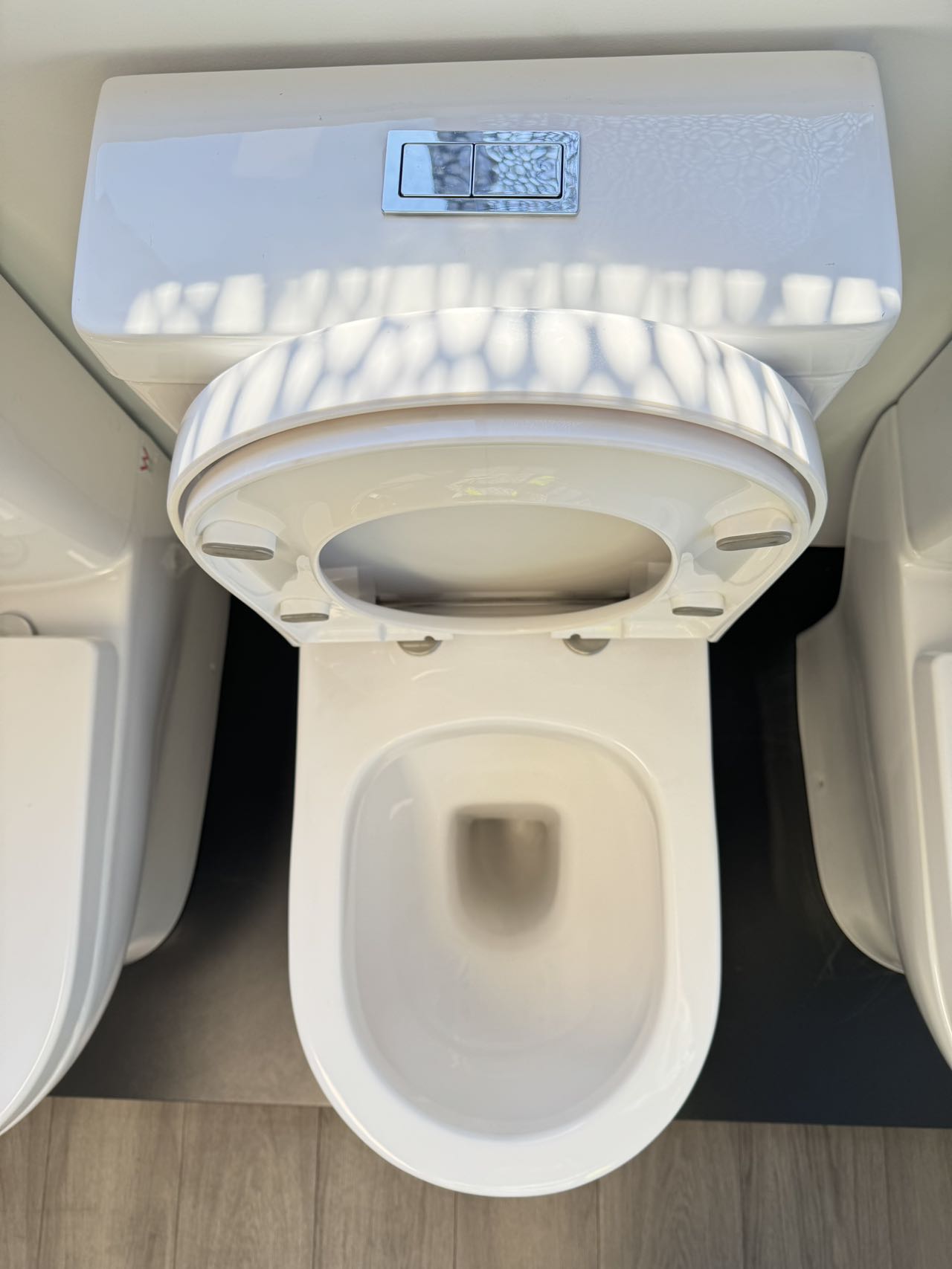 660*375*845mm Back to Wall Box Rim Toilet Suite LUX016 Trap Included